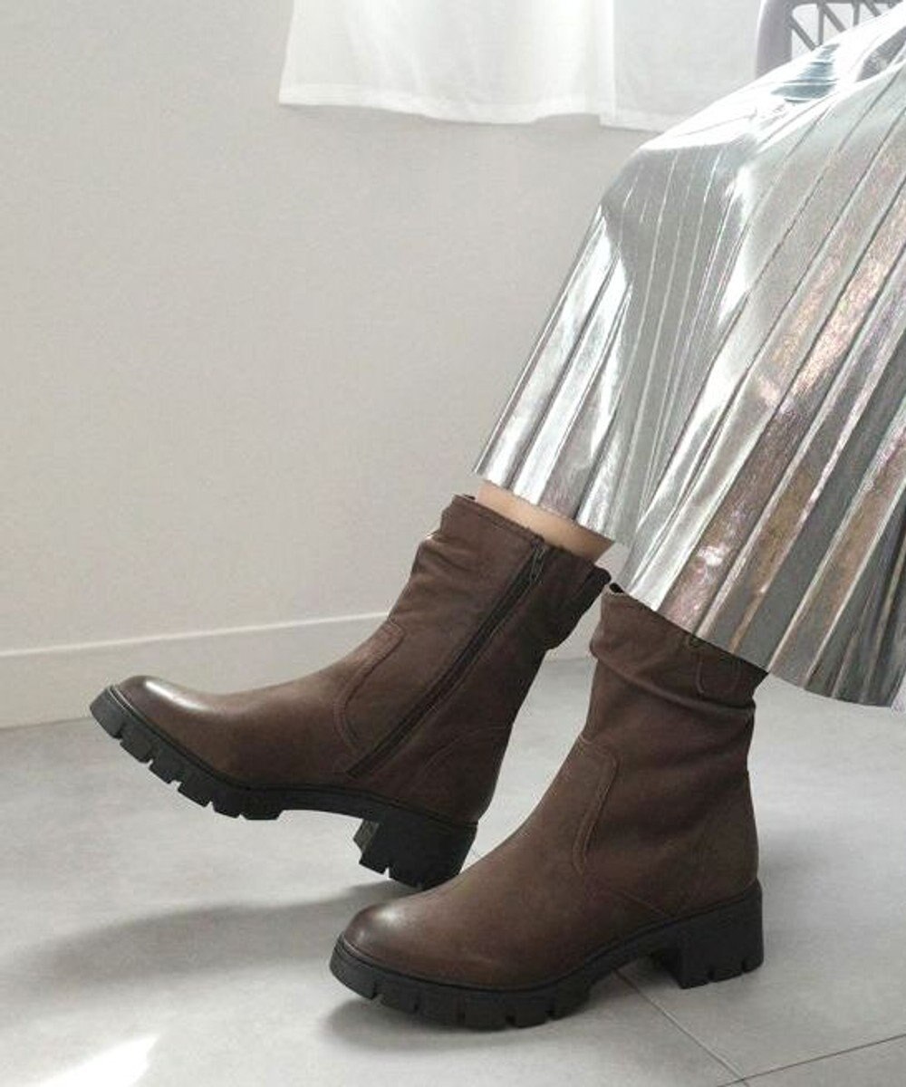 Pointer 本革ミドル丈ブーツ 