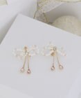 Maison de FLEUR パールリボンビジューイヤリング