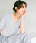 ANY SIS 【洗える】パール調Ｖネック ブラウス