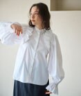 #Newans 【洗濯機可能/シワになりにくい】〈春名亜美さんコラボ〉ショルダーフリルブラウス
