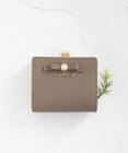 TOCCA 【新色ブルー登場】PEARL KNOT BIFOLDWALLET 財布