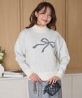 Feroux 【洗える】リボン柄ハイネック プルオーバーニット
