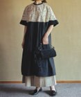 muuc 筆記帳刺繍ヨーク切り替えワンピース〈国産・muucオリジナル総柄刺繍〉〈オーガニック綿〉〈前開き・羽織にも〉〈3シーズン春夏秋〉