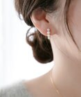 Phoebe 〈シリーズ累計販売15000点突破！〉〈痛くないシリーズ〉≪雑誌掲載≫ノーブルパールエアリーイヤリング　ゴールド
