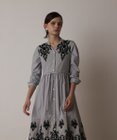 GRACE CONTINENTAL ストライプ刺繍ワンピース