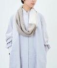 AND WOOL 〈上質な素材と手仕事から生まれたニット〉ホワイトカシミヤ100％のスヌード　（ツートンカラー）
