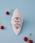 Maison de FLEUR チェリー刺繍タオルハンカチ