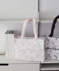 Maison de FLEUR リボン柄ギャザーハンドルスクエアトート
