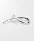 スタイリッシュクロスカーブパールブローチ　シルバー