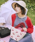 Maison de FLEUR チェリー刺繍メイズカゴバッグ