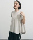 UNFILO 【一部店舗限定カラー】BEAUTY FORM-T フレアTシャツ