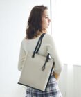 style code 【MERCURYDUO/マーキュリーデュオ】メタルアイレット　縦長トートバッグ 推し活ラージバッグ 縦長ショルダーバッグ