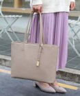 style code 【MERCURYDUO/マーキュリーデュオ】レニス　チャーム付きシンプルラージトートバッグ