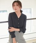 23区 バックサテンアムンゼン Vネック ブラウス
