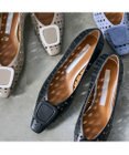 MODE ET JACOMO <MODE ET JACOMO>バックルモチーフパンチングパンプス