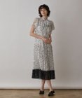 GRACE CONTINENTAL ボウタイプリーツプリントワンピース