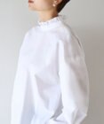 UNFILO イージーケア フリルネック シャツ