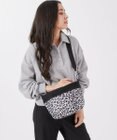 LeSportsac SMALL BUCKET BAG/ニュートラルレオパード
