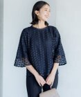 組曲 L 【WEB限定】フラワーレース袖フレア ブラウス
