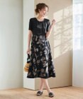 Tiaclasse L モノトーンフラワープリントワンピース