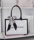Maison de FLEUR スカーフ付きツイードスクエアトートバッグ