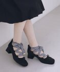 Maison de FLEUR レースアップサテンパンプス