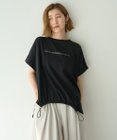 YECCA VECCA 裾ドロストデザインロゴTee