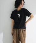 Green Parks ・ＤＯＵＢＬＥ　ＦＬＡＧＳ　ローズチェーン刺繍ＴＥＥ