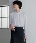 23区 S 【吸水速乾/UVケア/防シワ性】バックサテンアムンゼン スタンドフリル ブラウス