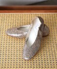 nouvelleRobe Oū 【本革・高反発】Square-plain スクエアトゥ Vカットゼブラ柄パンプス