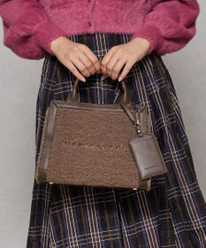 style code 【MERCURYDUO/マーキュリーデュオ】カードケース付　ロゴ刺繍ボアトートバッグ