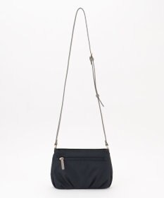 LA BAGAGERIE ポリエステルキャンバス　タックポシェット