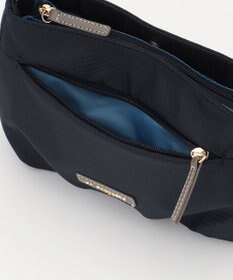 LA BAGAGERIE ポリエステルキャンバス　タックポシェット