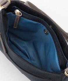 LA BAGAGERIE ポリエステルキャンバス　タックポシェット