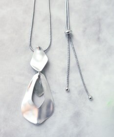 Tiaclasse 変形メタルフレームネックレス