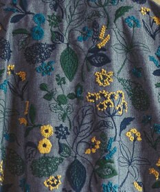 muuc 筆記帳刺繍ヨーク切り替えブラウス〈国産・muucオリジナル総柄刺繍〉〈オーガニック綿〉〈贅沢な刺繍とタック使い〉〈ゆったりリラックス〉〈3シーズン春秋冬〉