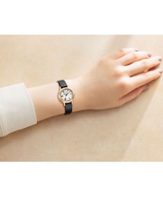 CITIZEN 【ソーラーテック腕時計】クラシカルでちょっとハンサム 大人っぽいデザインが魅力のデイトモデル