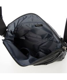 LA BAGAGERIE フロントポケット　スクエアナイロンショルダー　Mサイズ