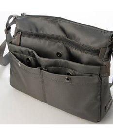 LA BAGAGERIE フロントポケット　スクエアナイロンショルダー　Mサイズ