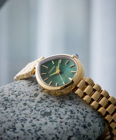 CITIZEN 【電池交換不要】ドロップ形状のジュエリーライクウオッチ EM1203-57X ウォームゴールド