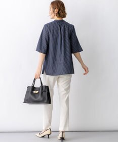 23区 【先行予約】ドライシアーストライプ フロントタック ブラウス