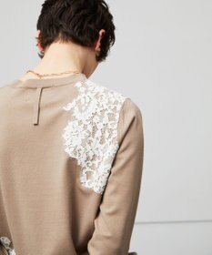 BEIGE， 【ご好評により新色追加！洗える】WILLOW / アシンメトリーレースクルーネックニット
