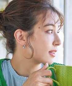 Tiaclasse 【金属アレルギー対応】スクエアシェルピアス