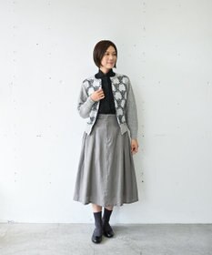 muuc 〈コットン100%〉〈綿ローン生地〉〈ふんわり柔らかな肌触り〉梅小花刺繍 スタンドカラーブラウス