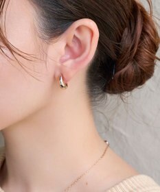 Phoebe 【金属アレルギー対応】【痛くないシリーズ】ぷっくりモードクリスタルループフィットイヤリング　シャンパンゴールド