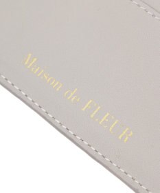 Maison de FLEUR カードポケットミラー付きアイフォン16ケース