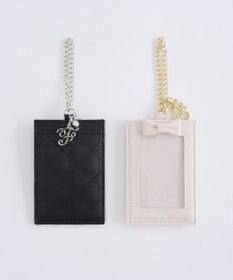 Maison de FLEUR Fチャームキルティングパスケース