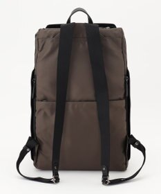 Y'SACCS 【CORDURA×リサイクルレザー】ラウンドフラップリュック