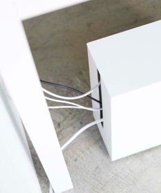 tower キャスター付きケーブル収納ラック タワー ホワイト