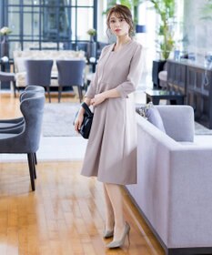 Tiaclasse 【洗える】裾に向かってエレガントに広がる美光沢フレアワンピース